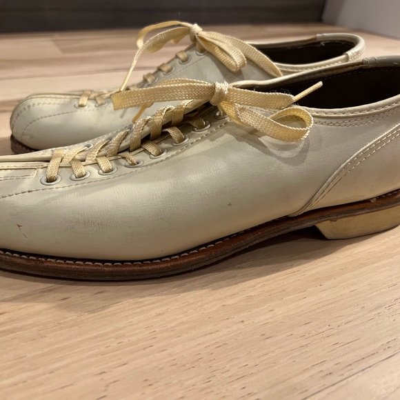 Brunswick Shoes Brunswick Unisex Vintage Retro Bowling Shoes Size 8